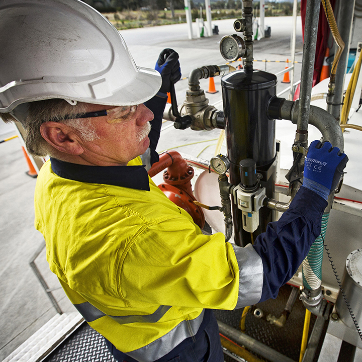 COMPREHENSIVE 3-STAGE TANK CLEANING & FUEL POLISHING SERVICE